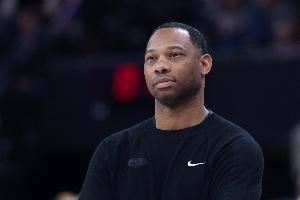 TA记者：大卫·格里芬在被解雇前就想换威利·格林 但被老板否决